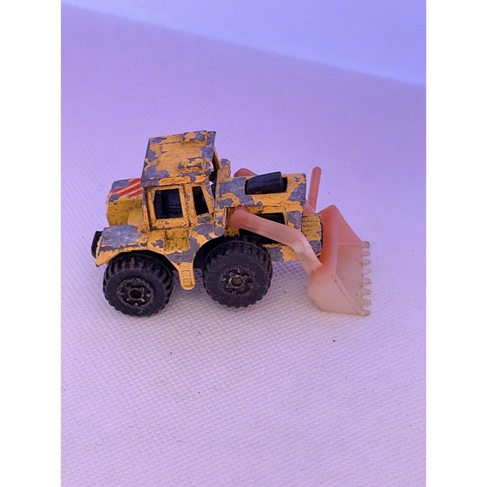 Vintage Matchbox 1975 No 29 Tractor Shovel Loader China